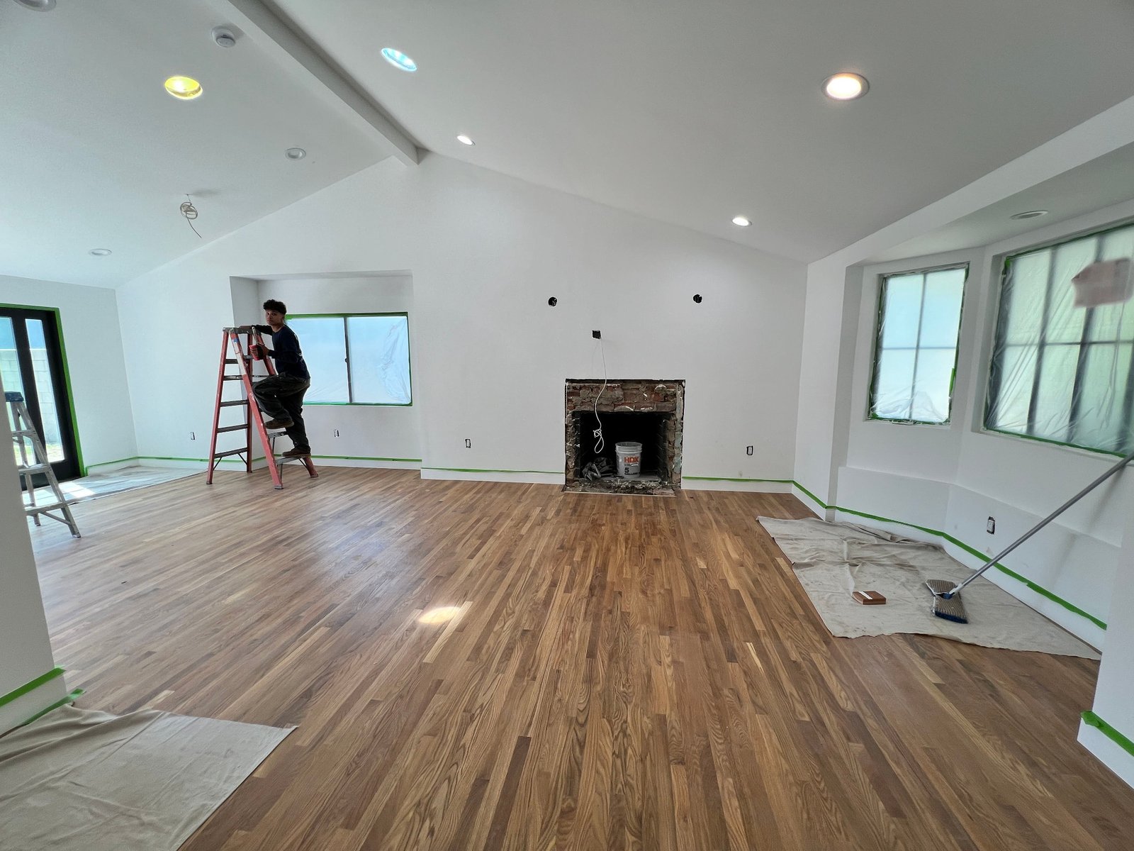 Painting stage